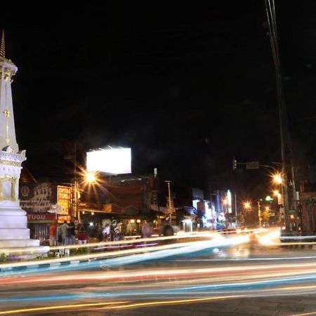 Losmen 2000 Tiga Yogyakarta Exterior photo