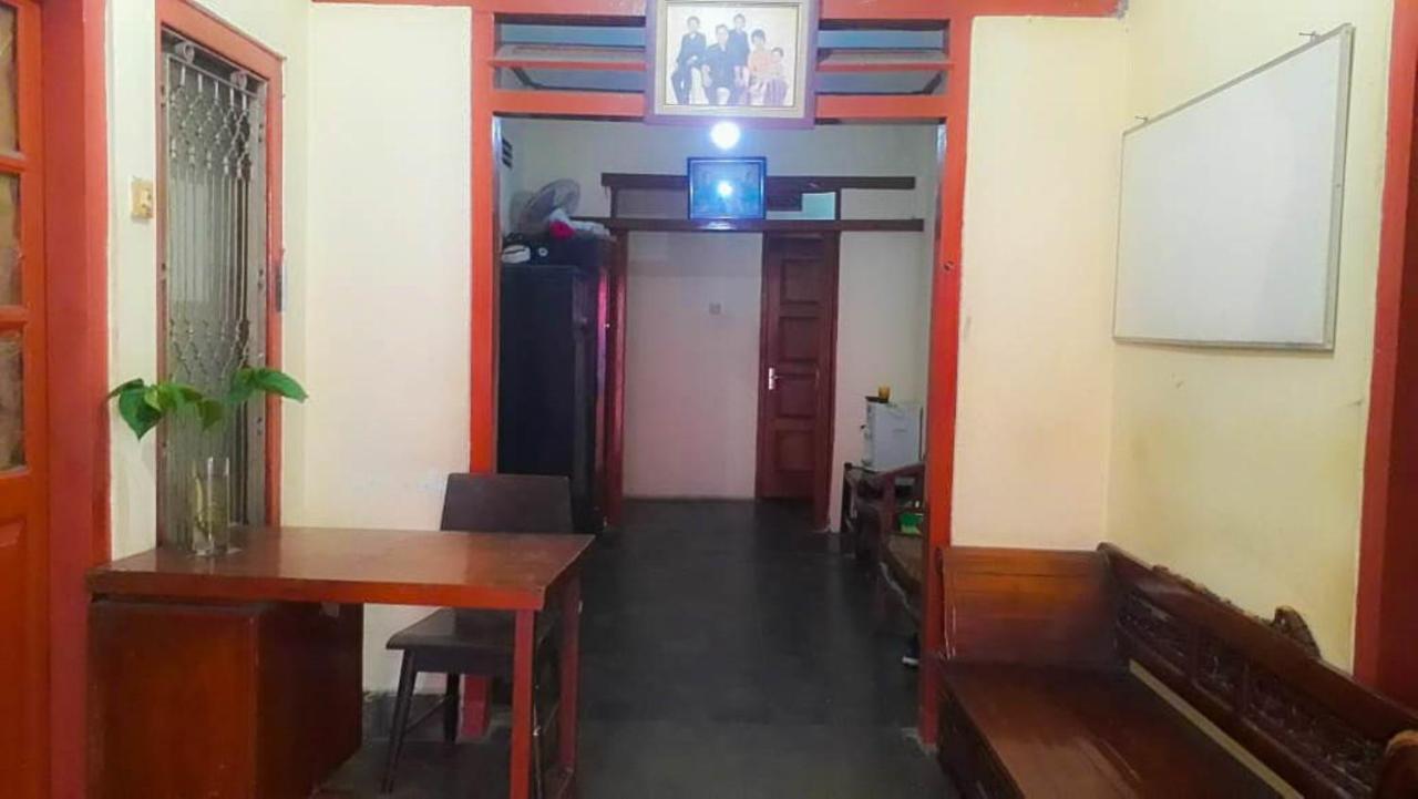 Losmen 2000 Tiga Yogyakarta Exterior photo